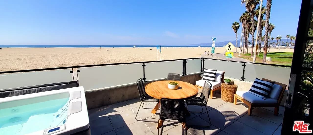 Venice Beach House outdoor area